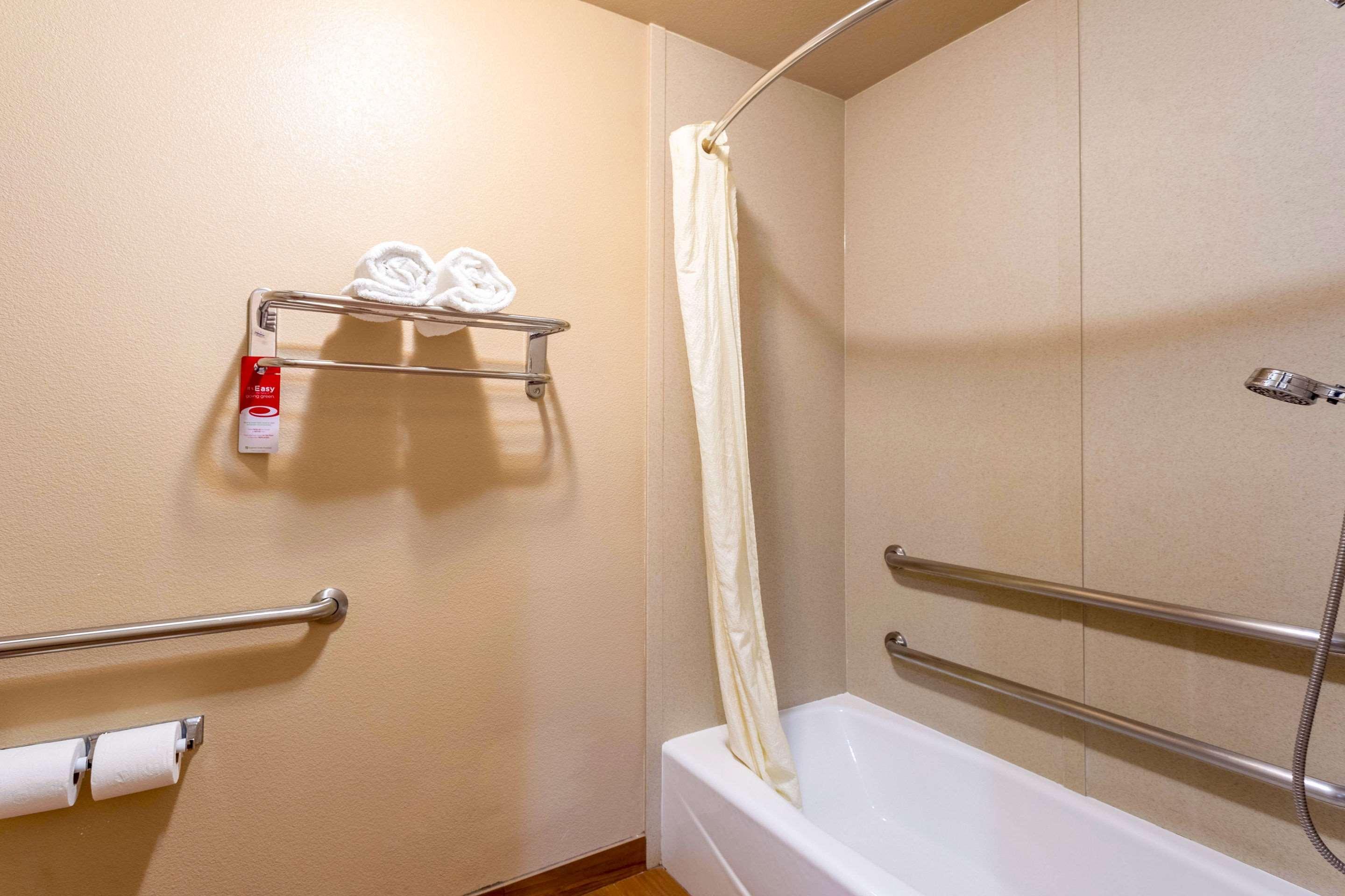 Hotel Econo & Downtown 2*