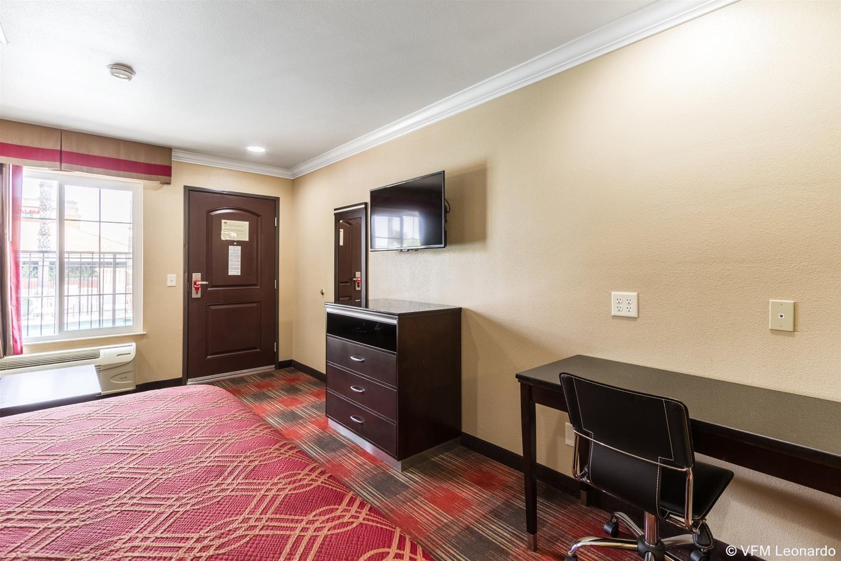 Econo & Downtown Hotel 2*