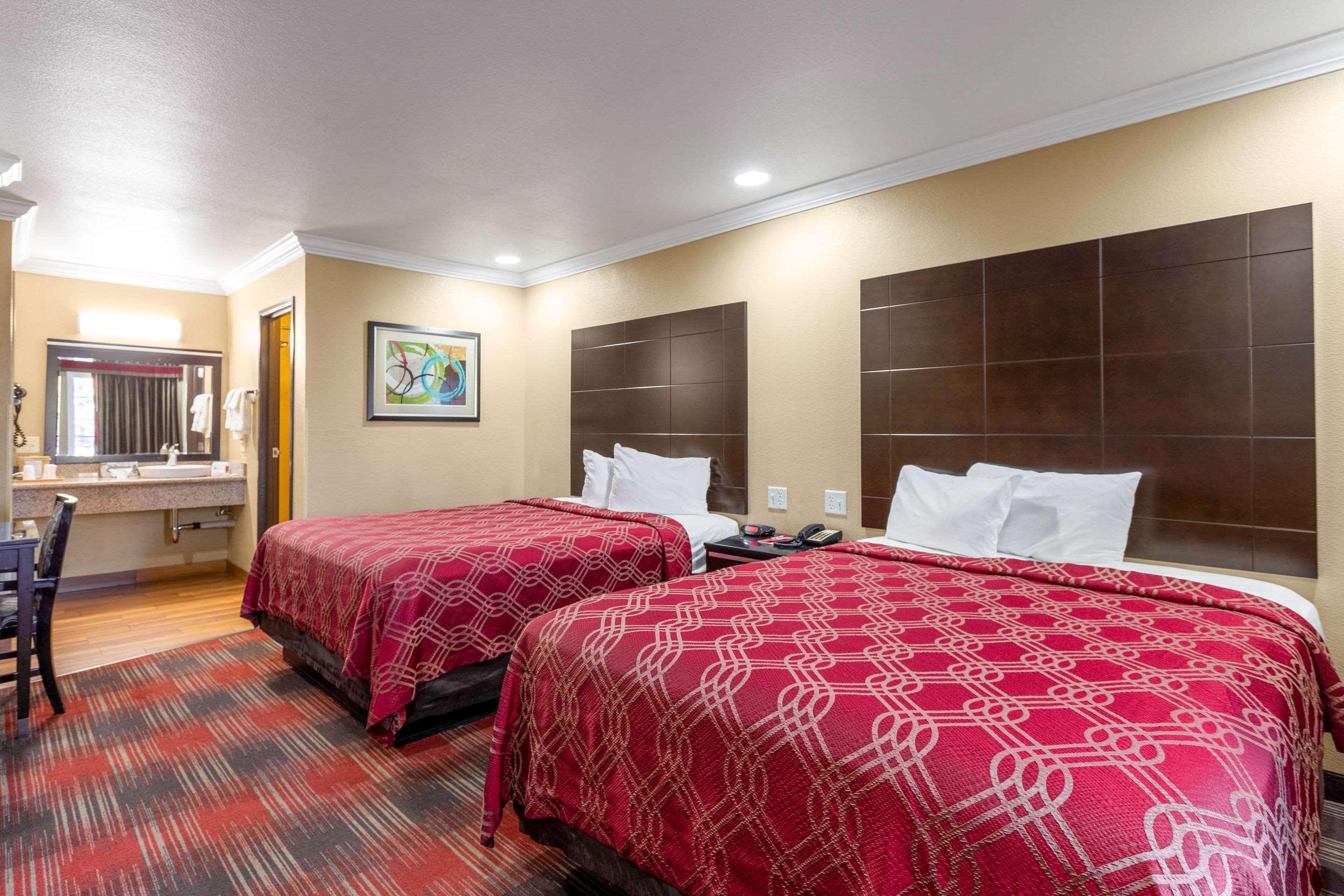Hotel Econo & Downtown