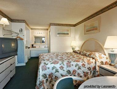 Econo & Downtown Hotel