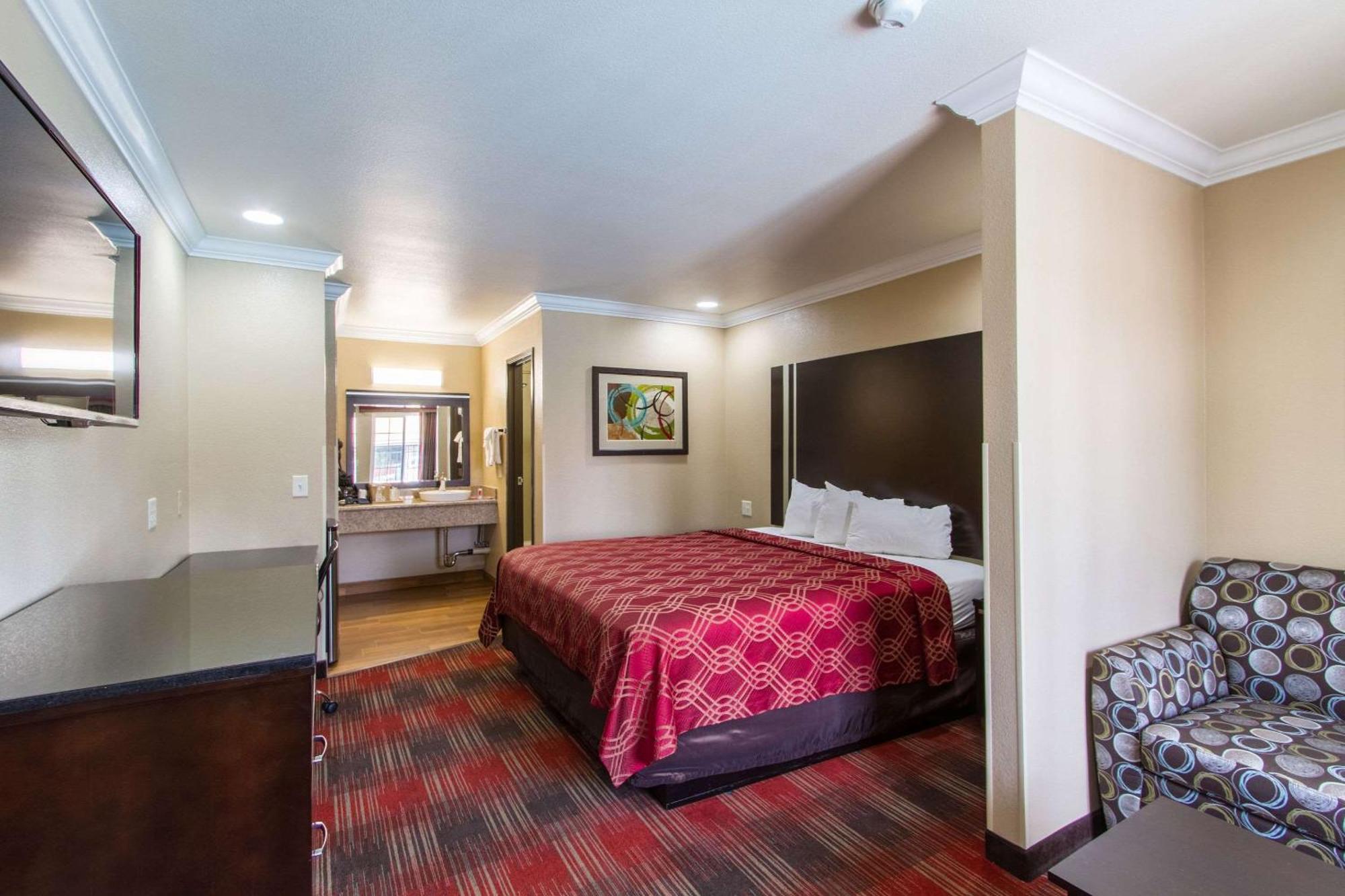 Econo & Downtown Hotel Escondido