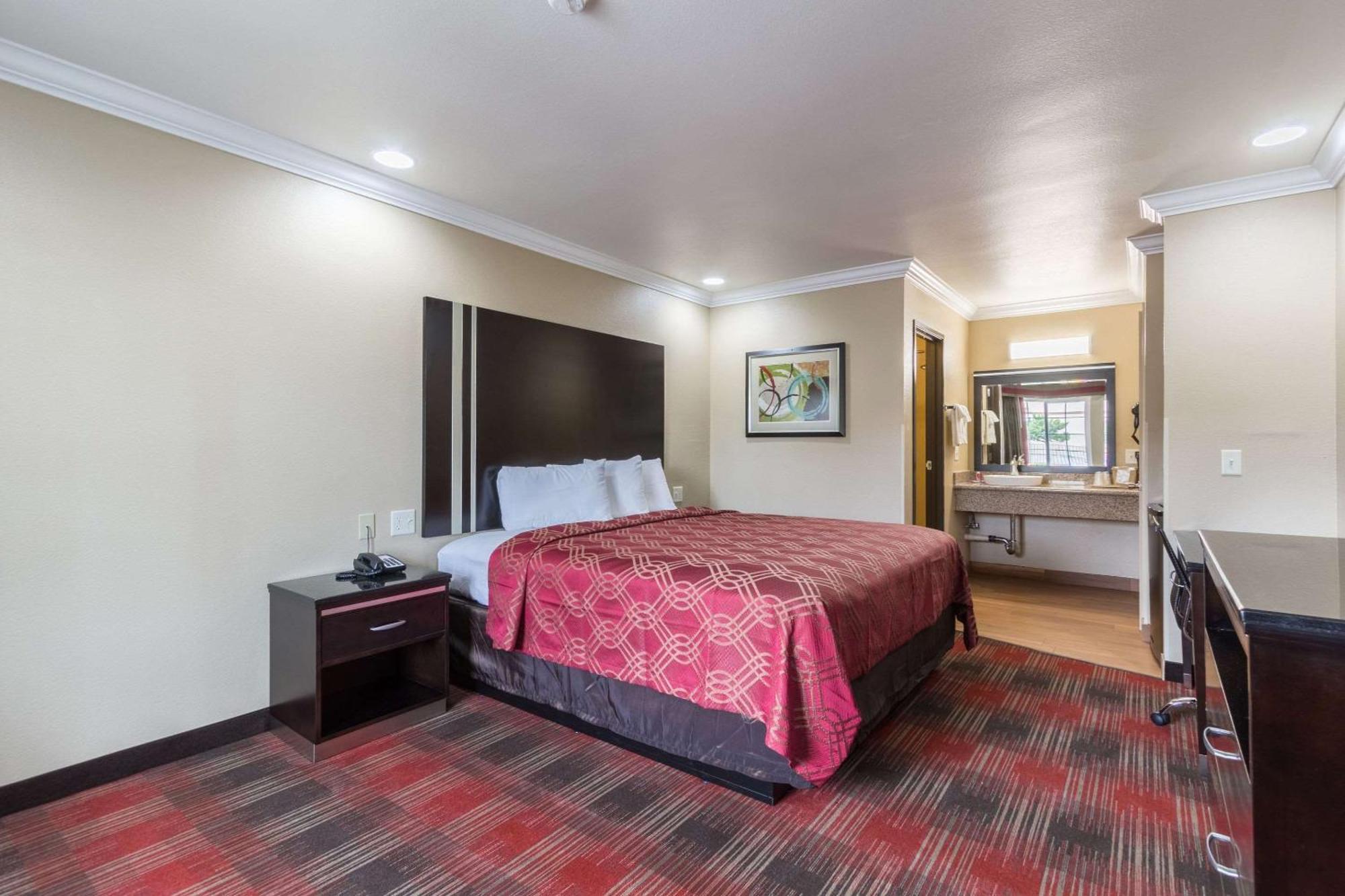 Hotel Econo & Downtown