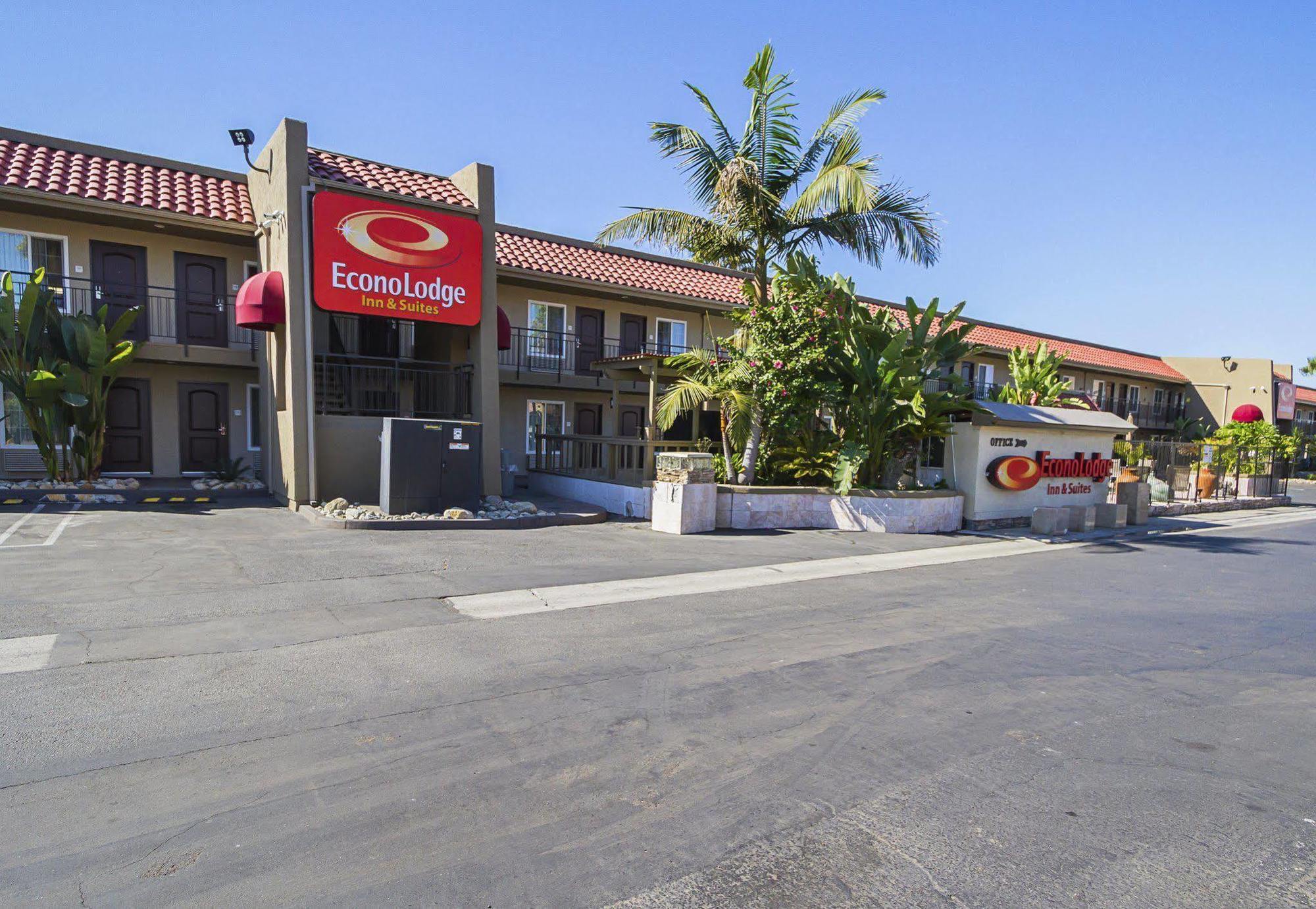 Econo & Downtown Escondido